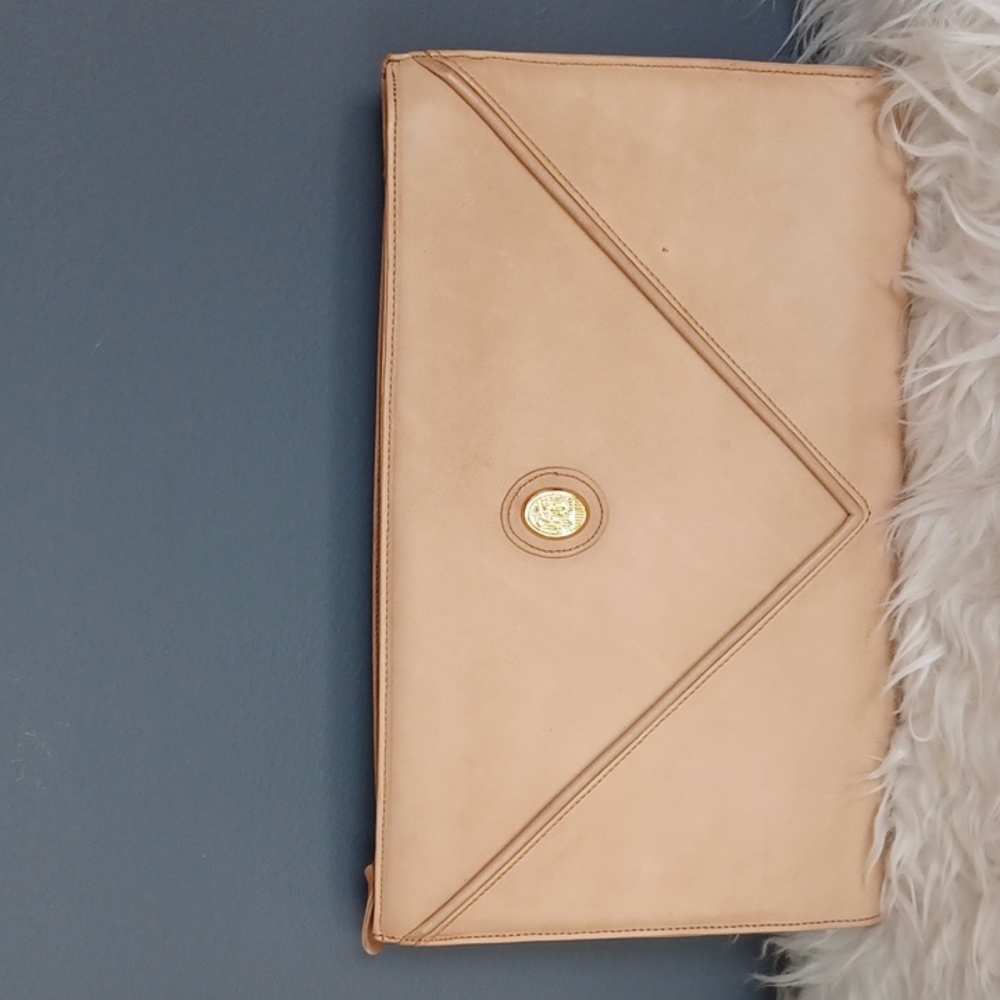 Vintage  leather  clutch